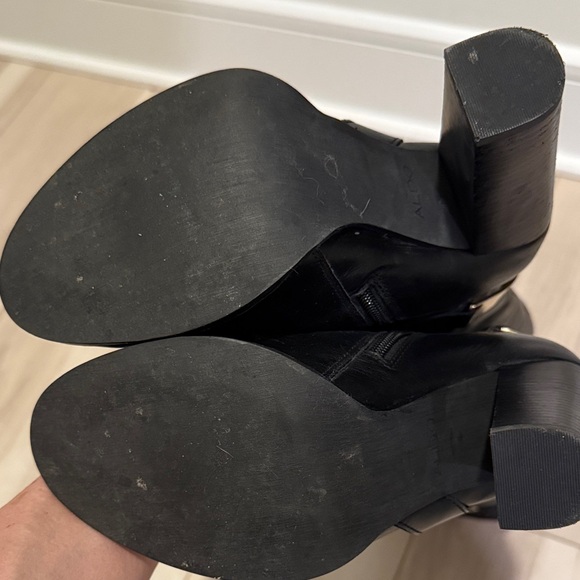 Black Knee-High Leather Boots - Picture 6 of 6